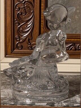 vintage LE Smith clear glass figurine depicts a girl with geese Girl